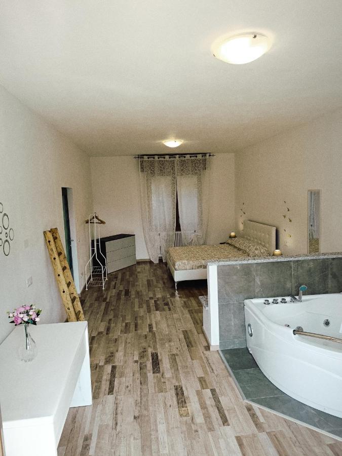 Dudi Jolie Maison - Jacuzzi Лезено Экстерьер фото